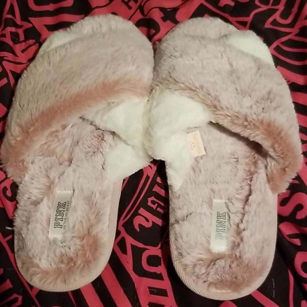 Faux Fur Slippers NWOT